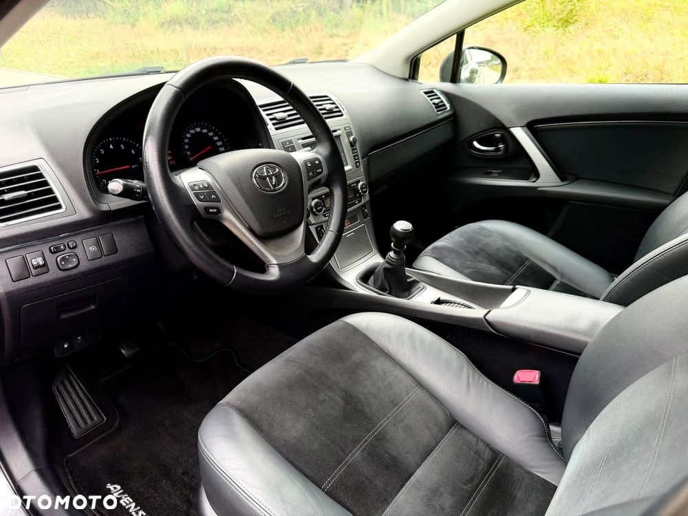 Toyota Avensis 1.8 Executive - 16