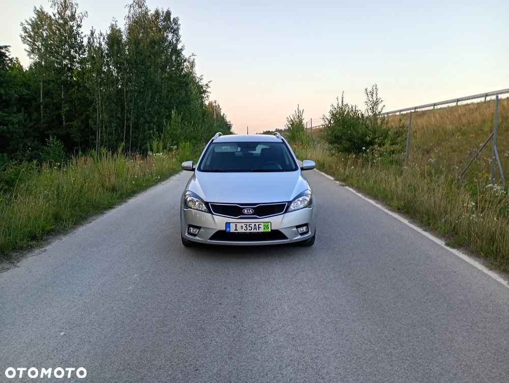 Kia Ceed - 16