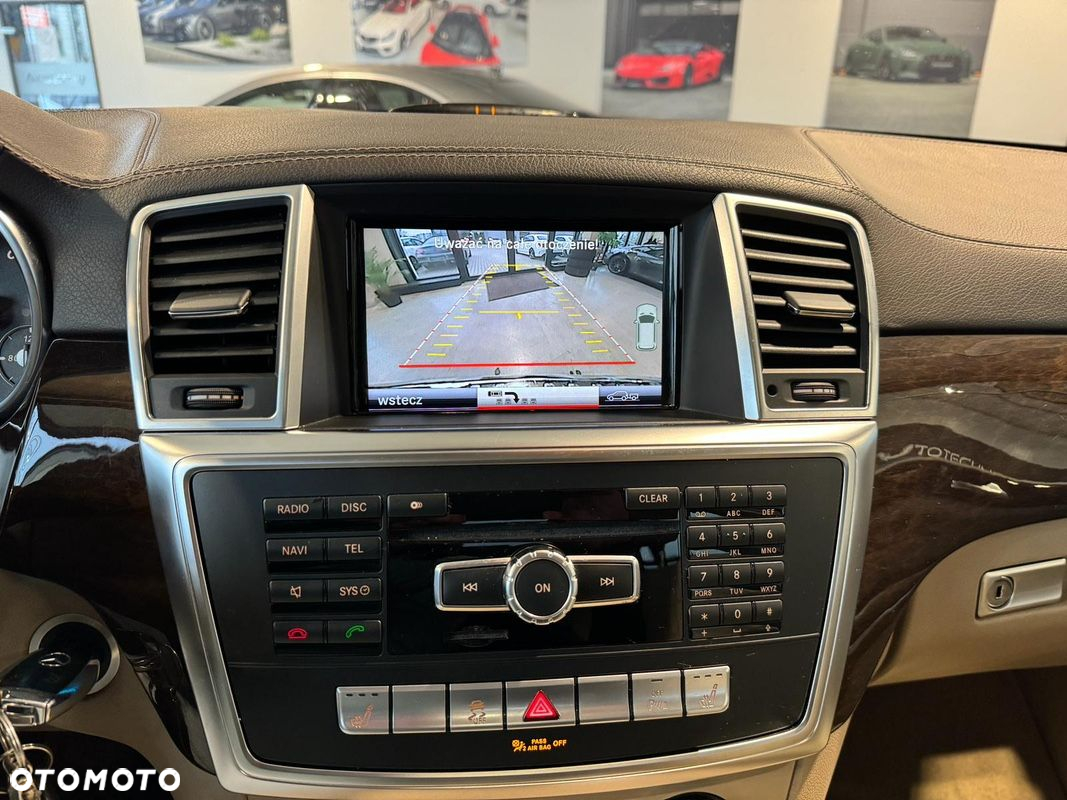 Mercedes-Benz GL 500 4-Matic - 24