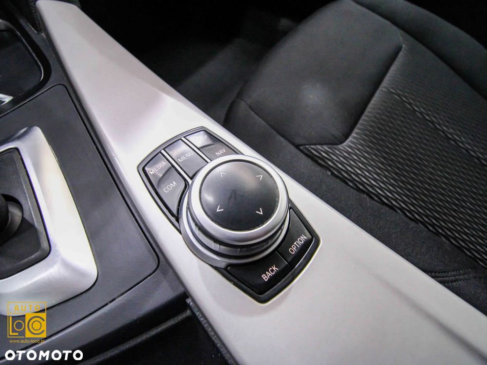 BMW 3GT 318d Business Edition - 27