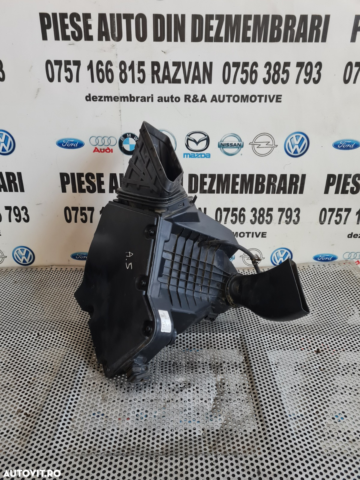 Carcasa Filtru Aer Audi Q5 A4 B8 A5 2.7 Tdi 3.0 Tdi Cod 8KB An 2009-2010-2011-2012-2013-2014-2015 D - 2