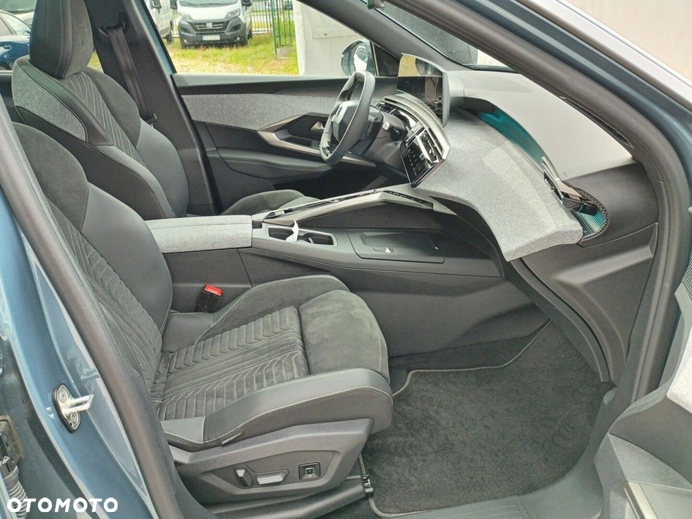 Peugeot E-5008 73kWh GT - 16