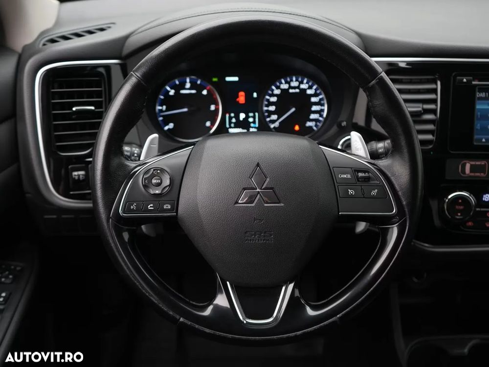 Mitsubishi Outlander 2.2 DI-D 4WD Instyle - 14