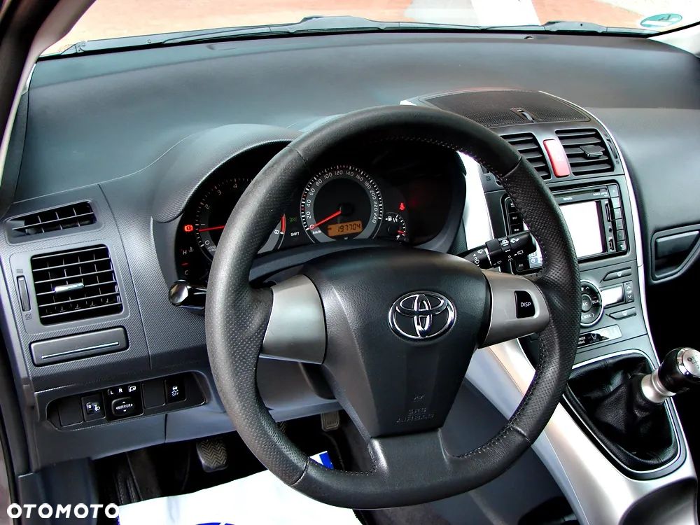 Toyota Auris 1.6 Premium Comfort - 20