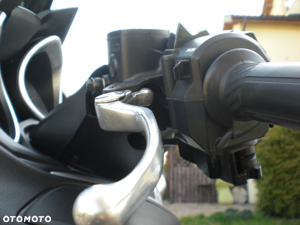 Yamaha Tmax - 20
