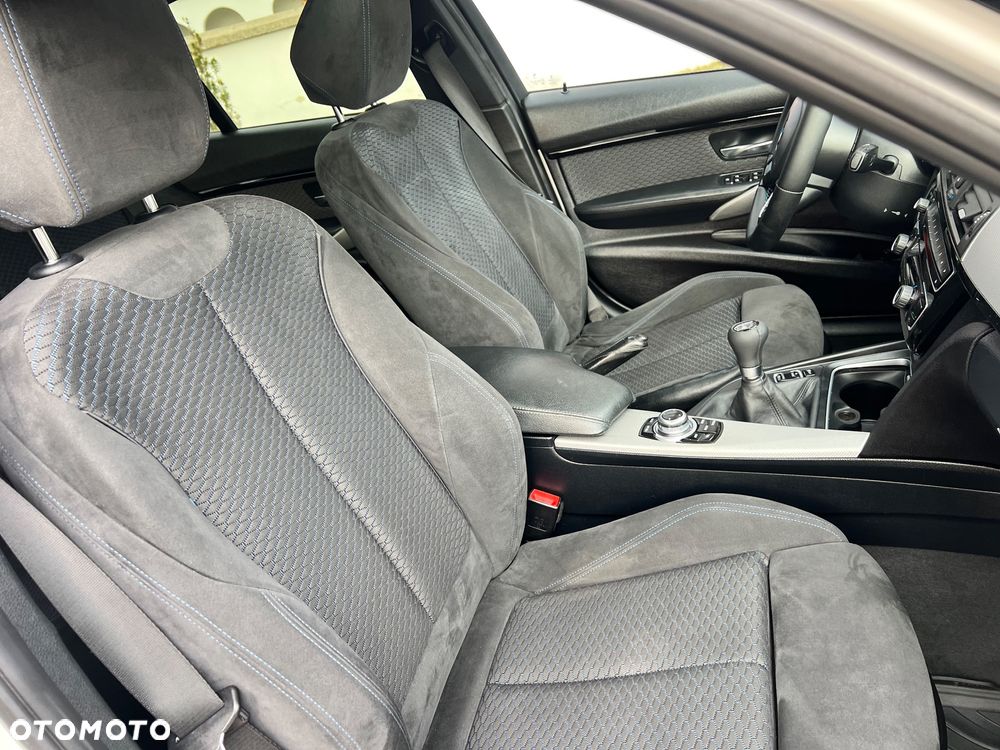 BMW Seria 3 320d DPF Blue Performance Edition Sport - 18