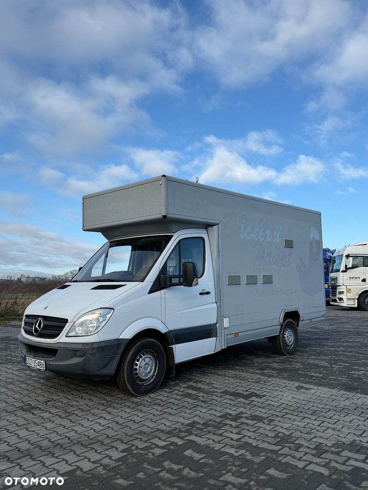 Mercedes-Benz Sprinter - 1