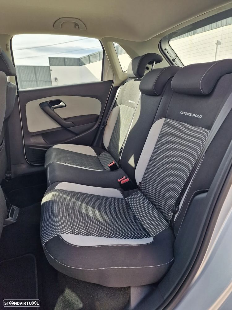 VW Polo 1.6 TDI Confortline BlueMotion - 15