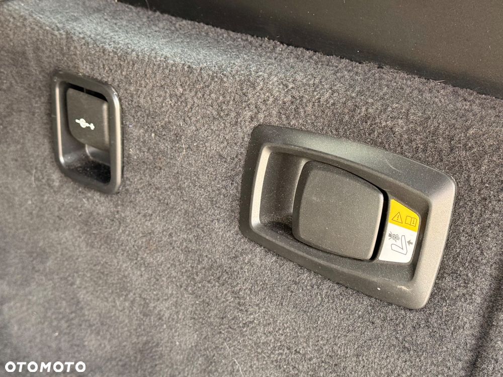 BMW Seria 5 520d xDrive - 6