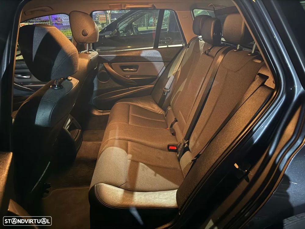 BMW 320 d Touring EfficientDynamics Line Sport - 20