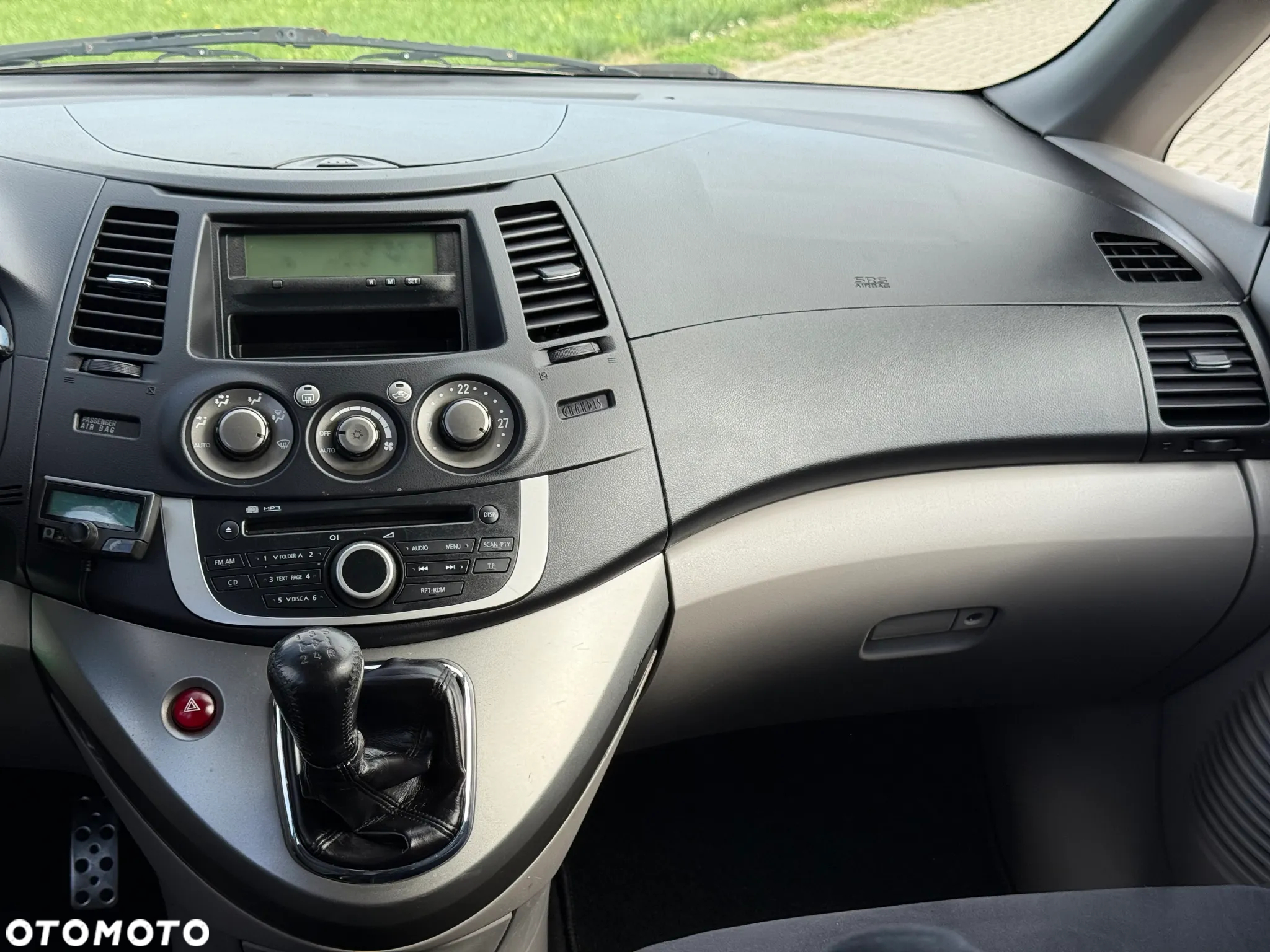 Mitsubishi Grandis - 37