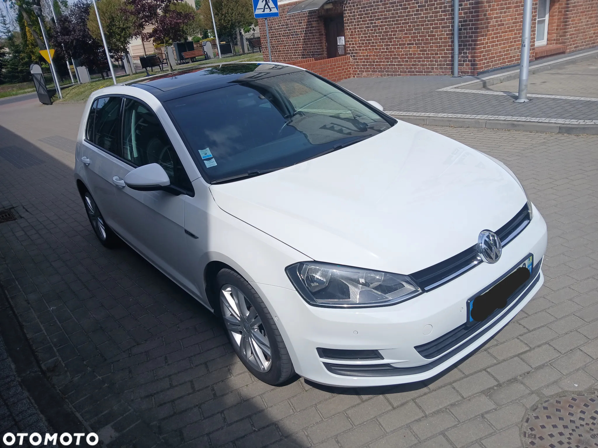 Volkswagen Golf 2.0 TDI BlueMotion Technology DSG Lounge - 11