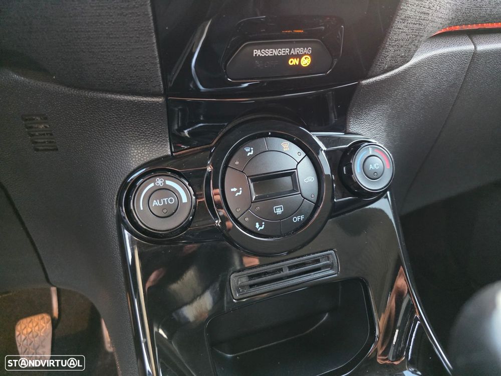 Ford Fiesta 1.5 TDCi Titanium - 14