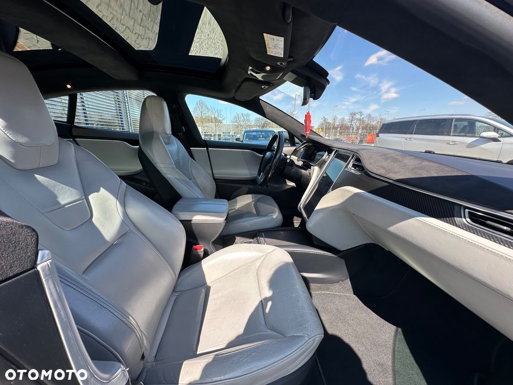 Tesla Model S 90 D - 15