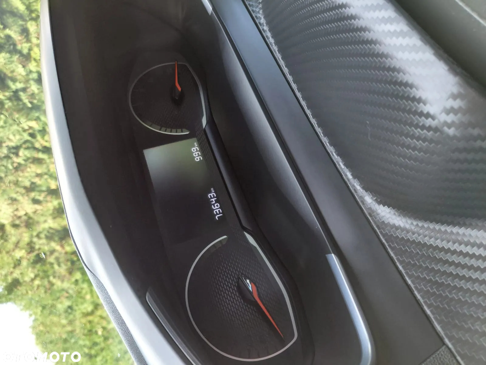 Peugeot 208 - 14