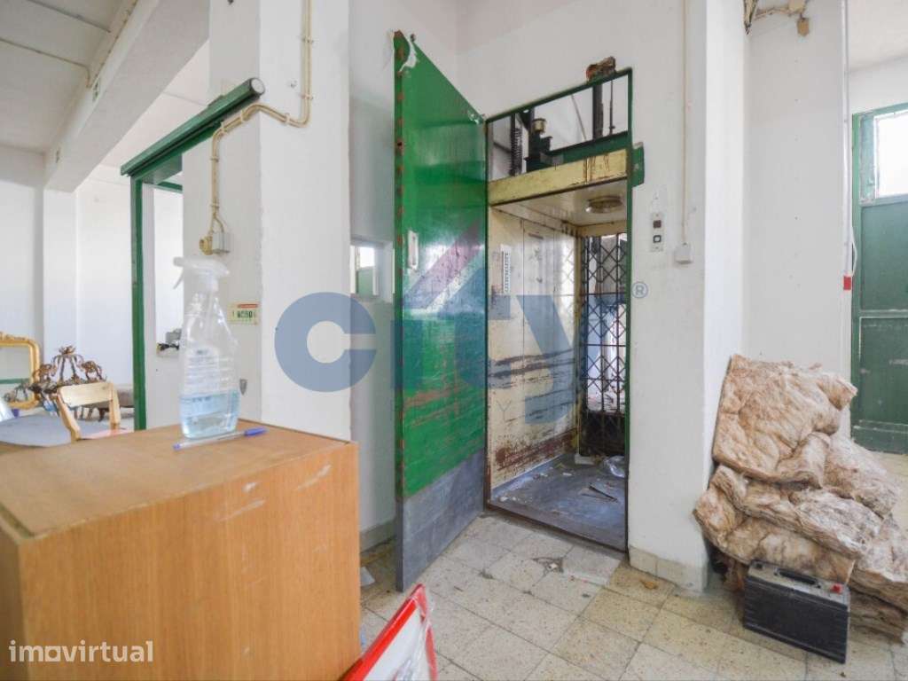 INVESTIMENTO - PRÉDIO EM ODIVELAS - VALE GRANDE - PONTINHA - Grande imagem: 2/27