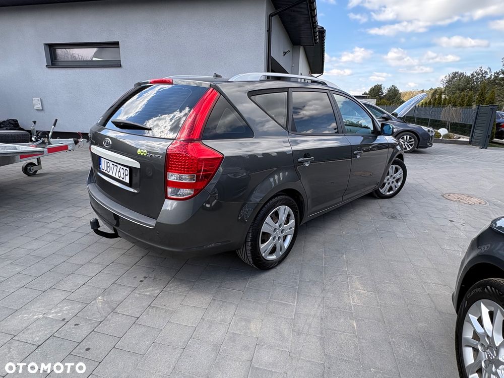 Kia Ceed 1.6 CRDi ISG Business Line - 4