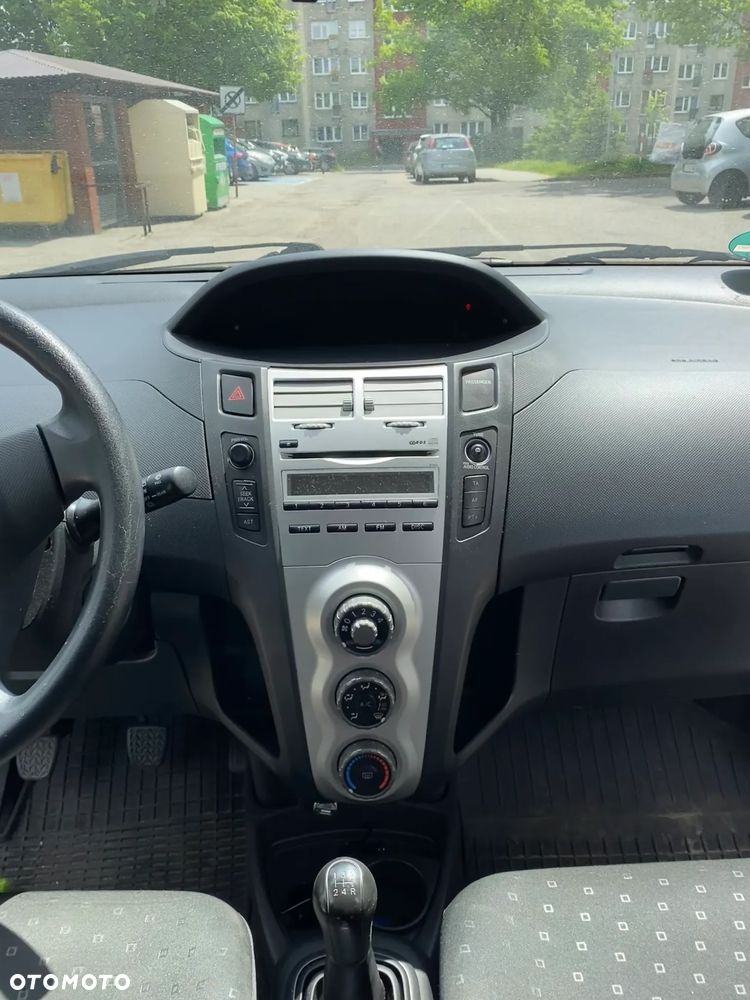 Toyota Yaris 1.0 VVT-i - 8