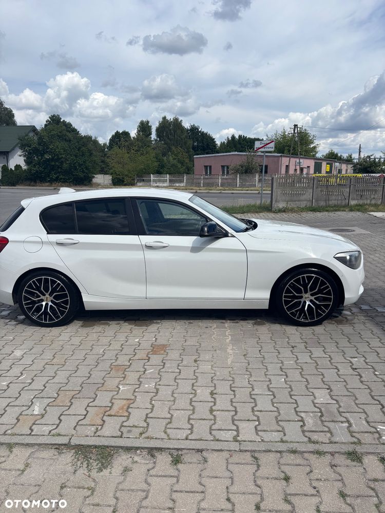 BMW Seria 1 120d Sport Line - 4