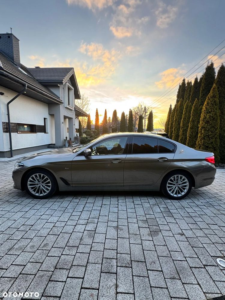 BMW Seria 5 530d Sport Line - 4