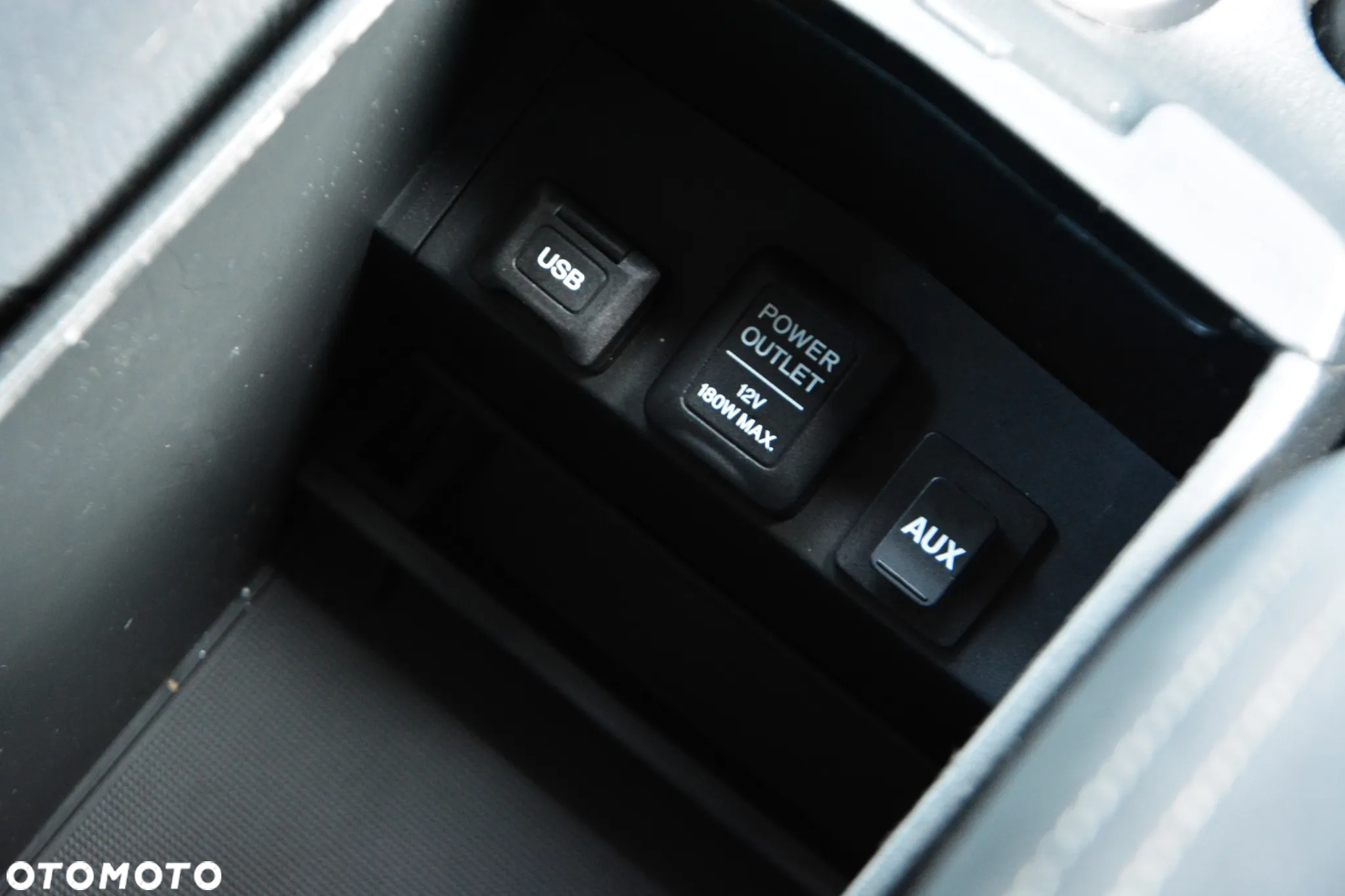 Honda Civic 1.8 i-VTEC Comfort Black Edition - 36