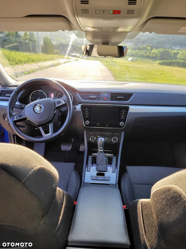 Skoda Superb 2.0 TDI DSG Ambition - 8