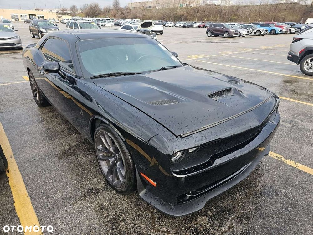Dodge Challenger - 5