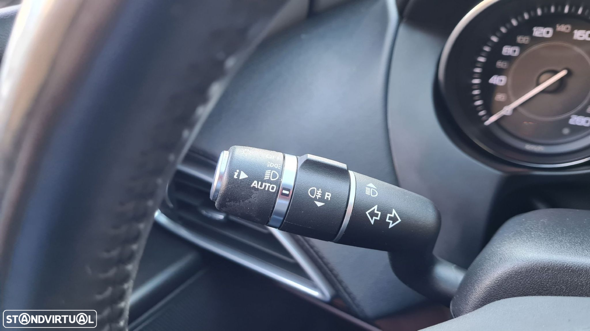 Jaguar XE 2.0 D Prestige - 13