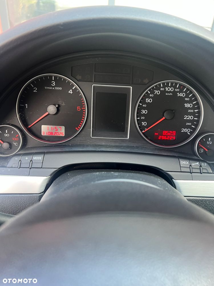 Audi A4 Avant 2.0 TDI DPF - 11
