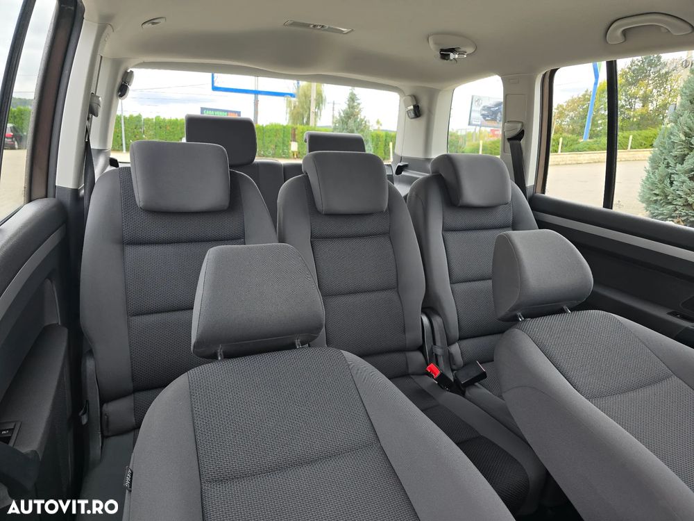 Volkswagen Touran 1.6 TDI SCR BlueMotion Technology Comfortline - 12
