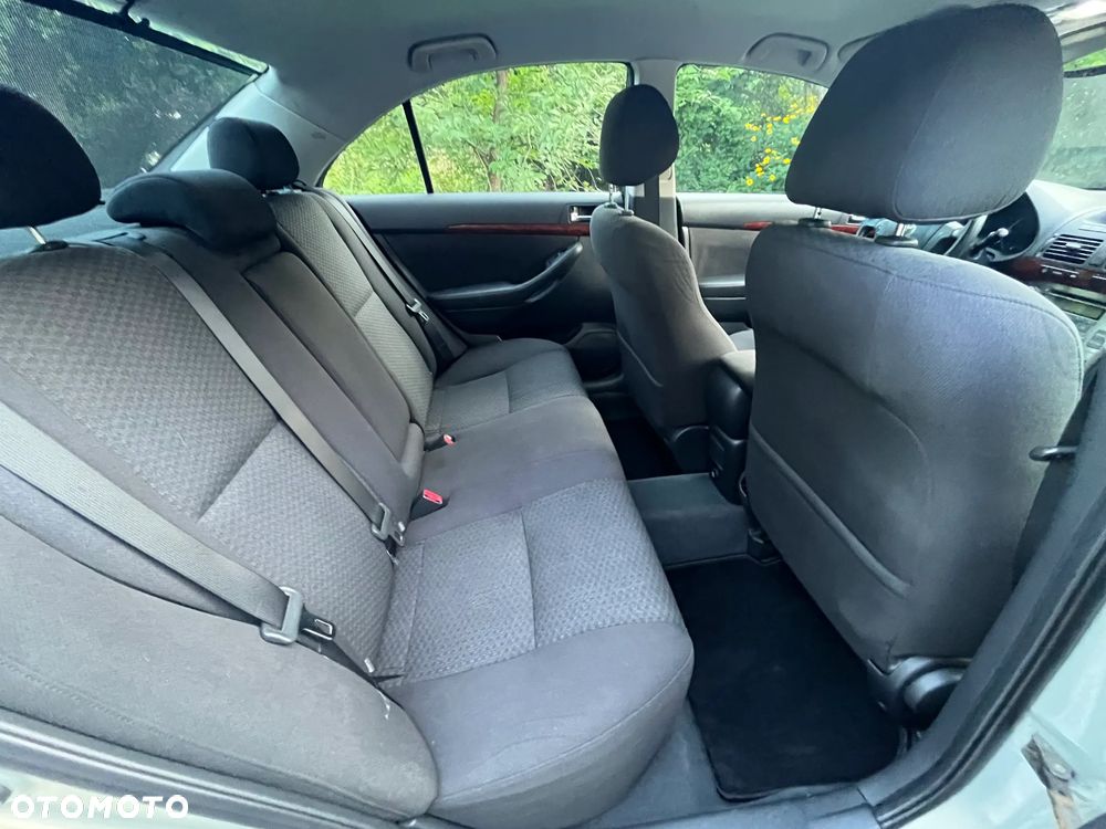 Toyota Avensis 2.0 VVT-i Sol - 10