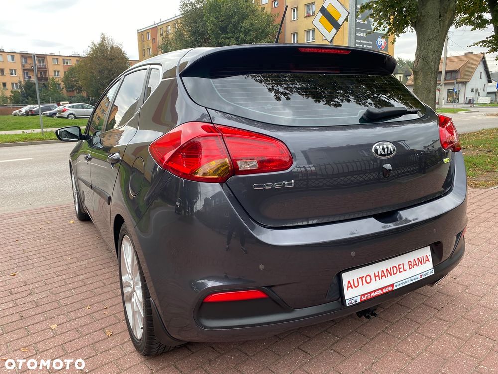 Kia Ceed 1.6 GDI Dream-Team Edition - 17