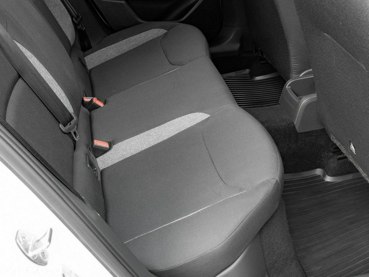 Skoda Fabia 1.0 Ambition - 26