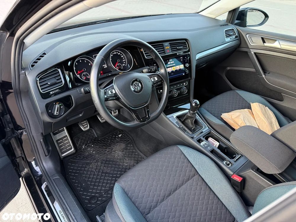 Volkswagen Golf - 4