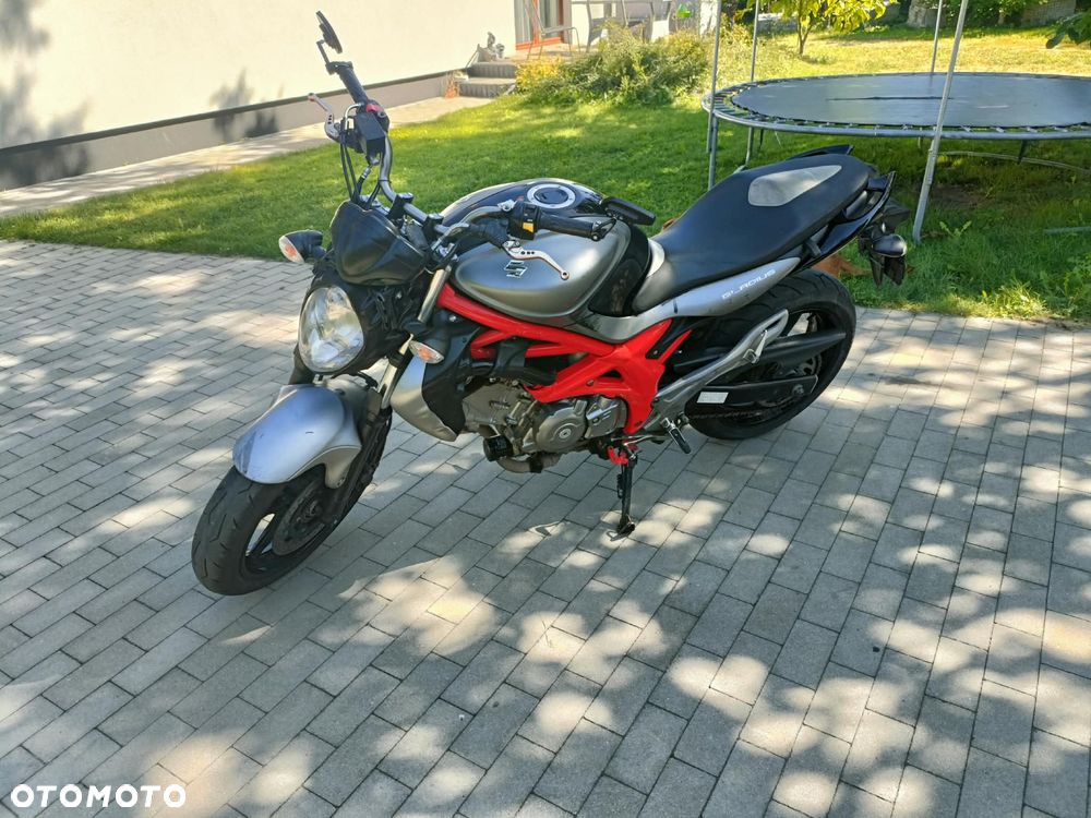 Suzuki Gladius - 13