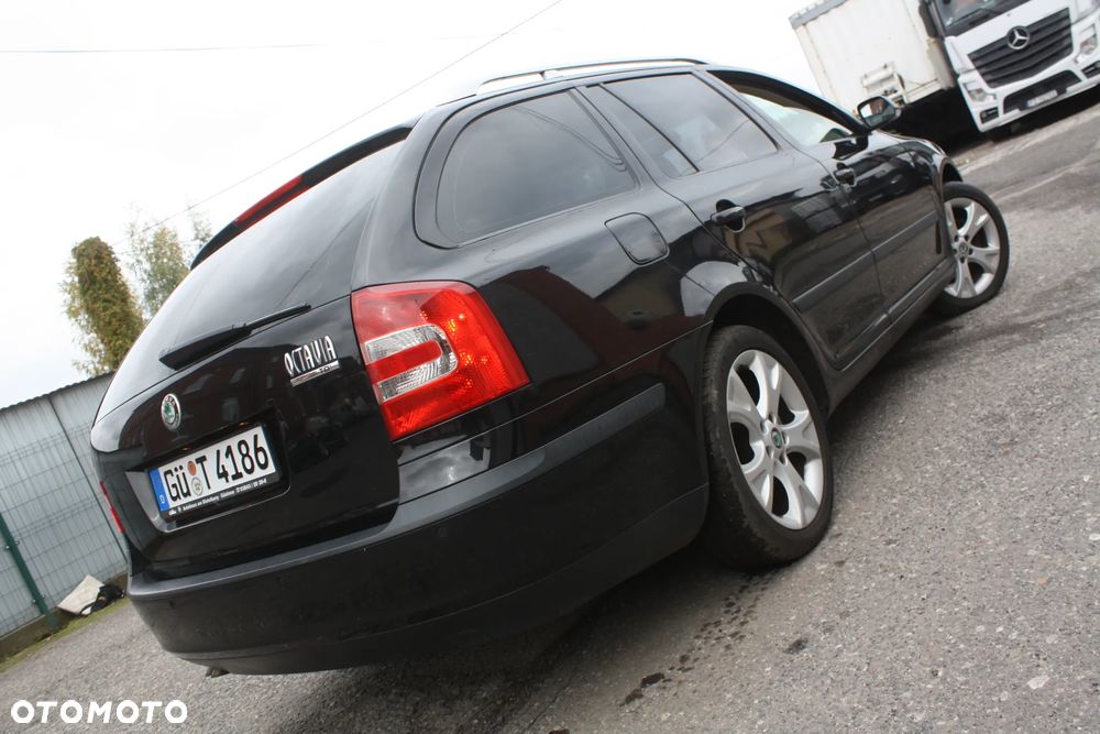 Skoda Octavia Combi 2.0 TDI DSG Laurin & Klement - 14
