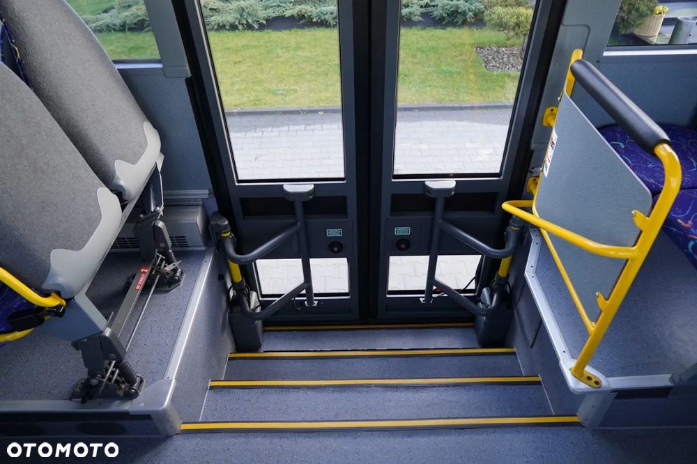 Mercedes-Benz INTOURO / EURO 5 / MANUAL / KLIMA /SPROWADZONY / - 33