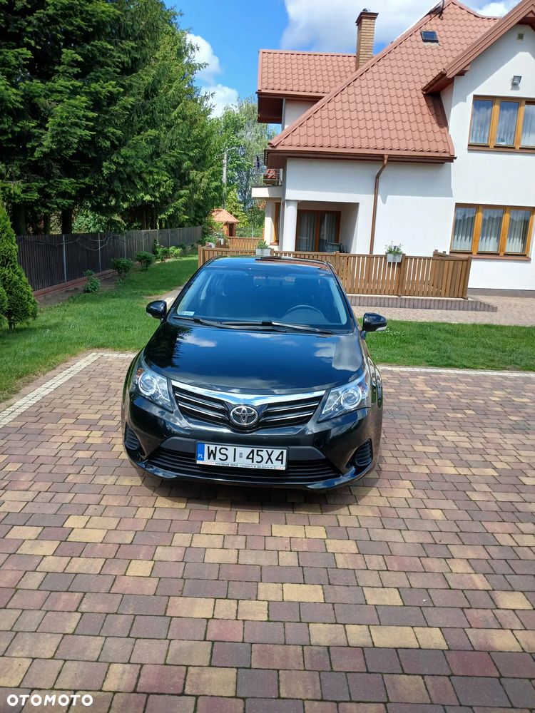 Toyota Avensis 2.0 D-4D Active - 10