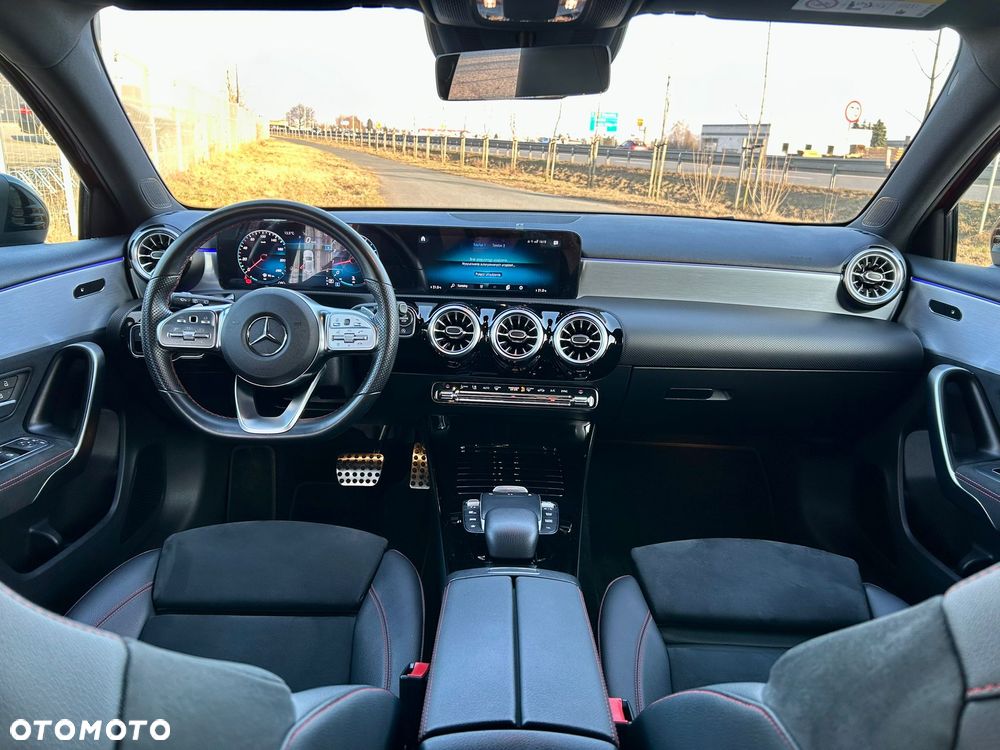 Mercedes-Benz Klasa A 200 AMG Line 7G-DCT - 25