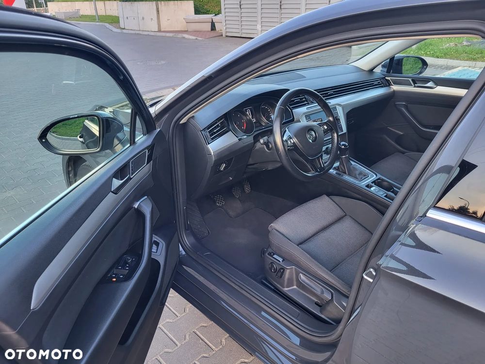 Volkswagen Passat 2.0 TDI BMT Comfortline - 16