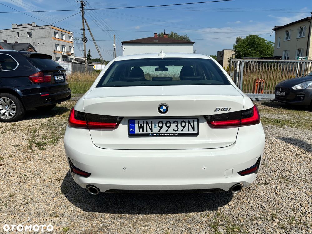 BMW Seria 3 318i Sport Line - 9
