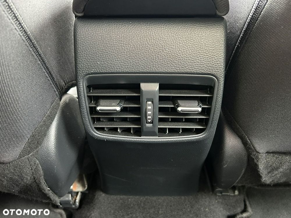 Toyota Corolla - 24