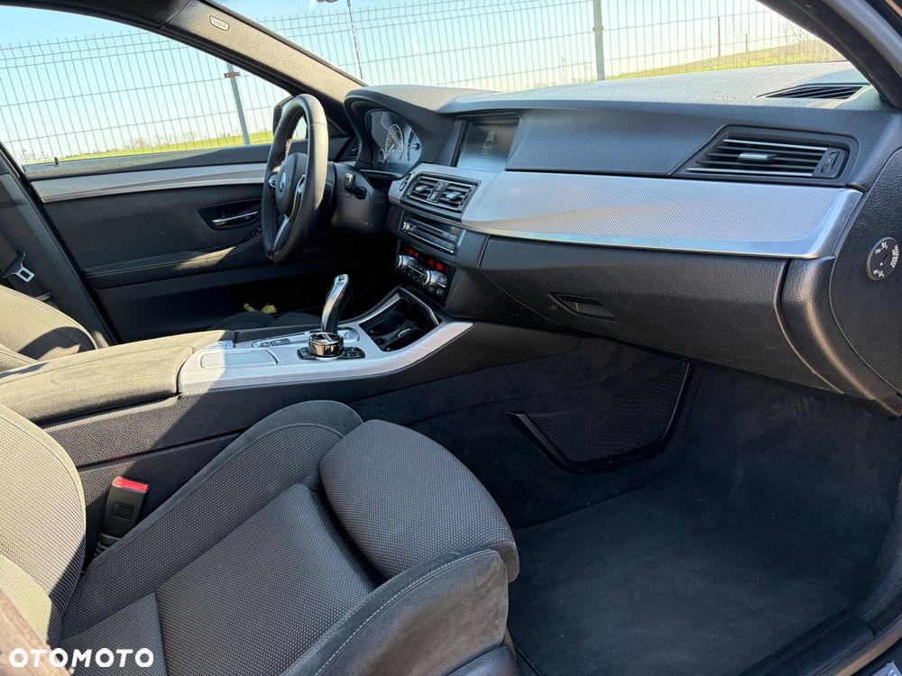 BMW Seria 5 520d xDrive - 12