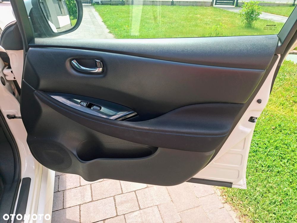 Nissan Leaf 40 kWh Acenta - 28