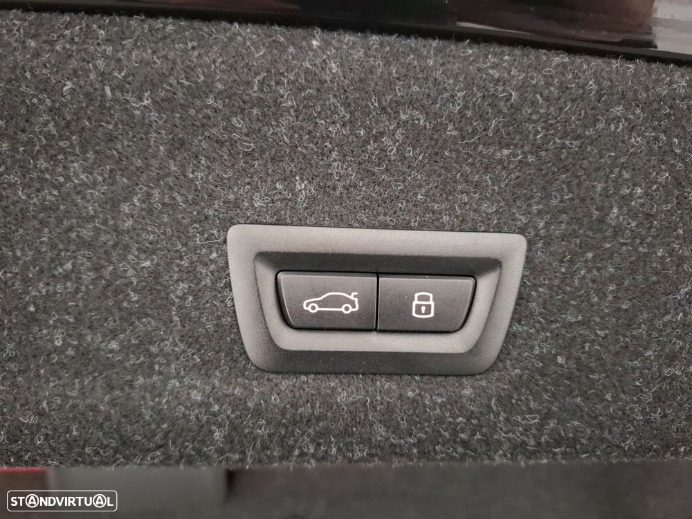 BMW 330 e Pack Desportivo M Pro Auto - 15