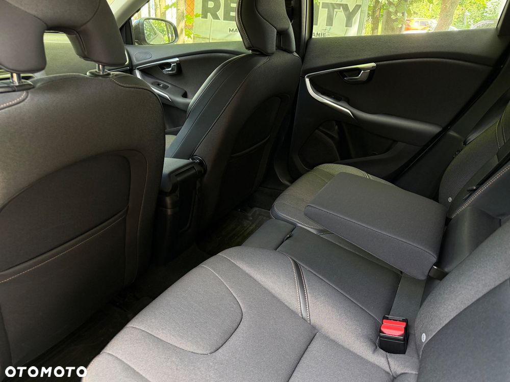 Volvo V40 Cross Country D3 Drive-E SCR Momentum - 17