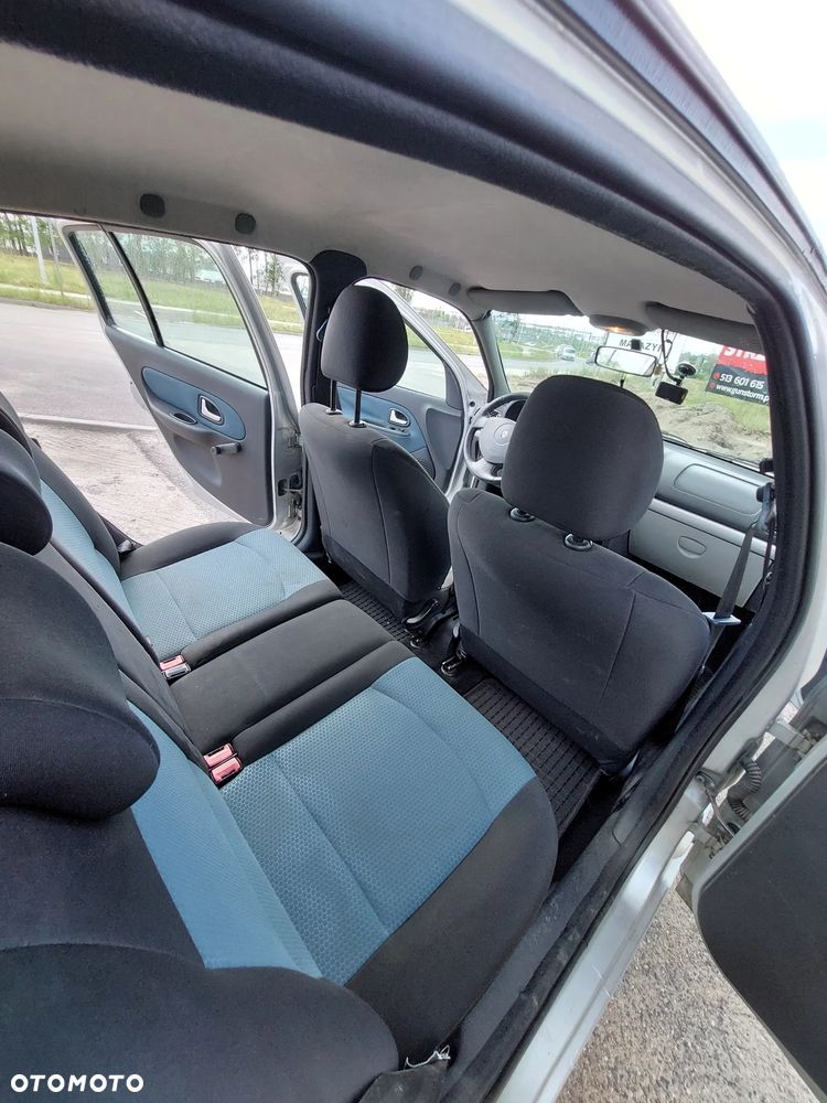 Renault Clio - 6