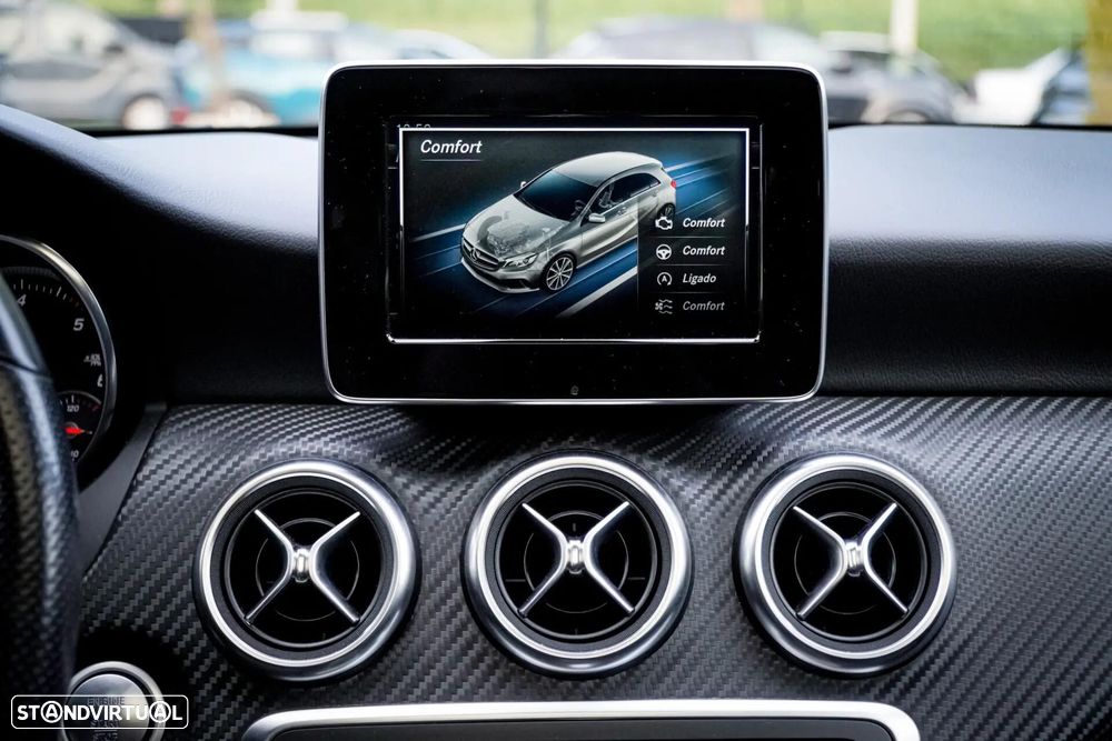 Mercedes-Benz A 180 d AMG Line - 24