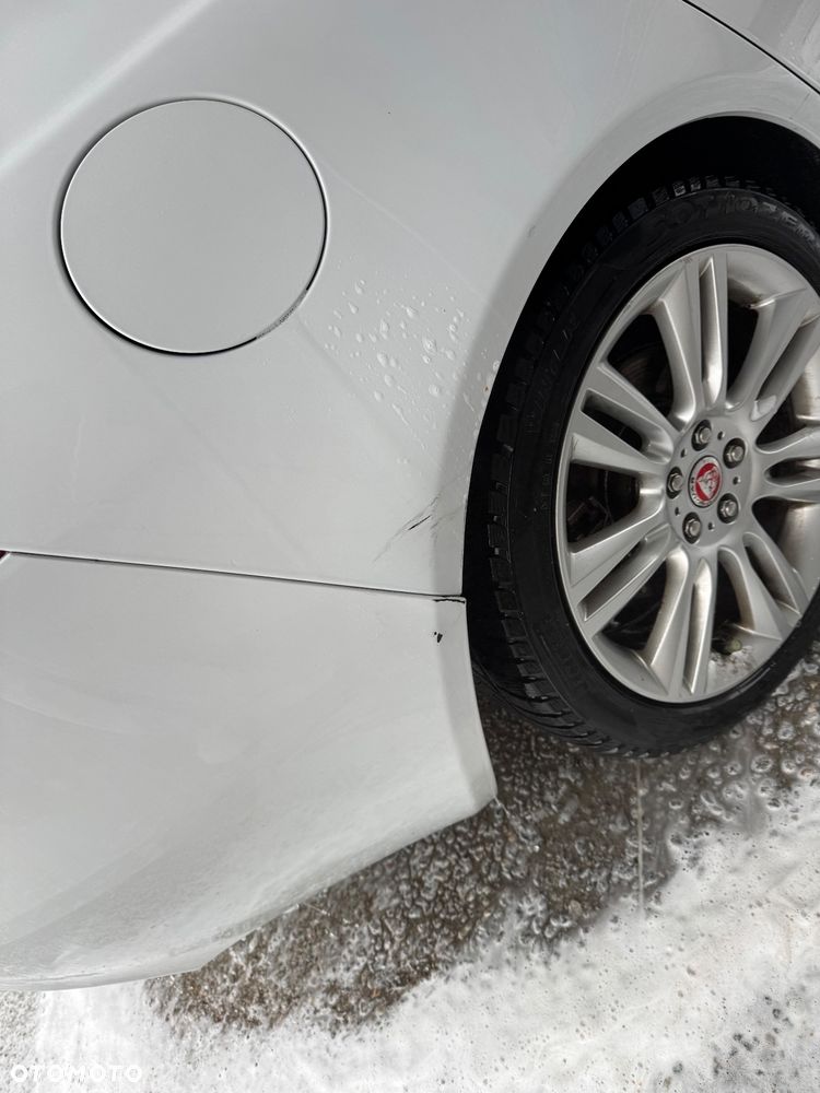 Jaguar XE 2.0 D R-Sport - 20