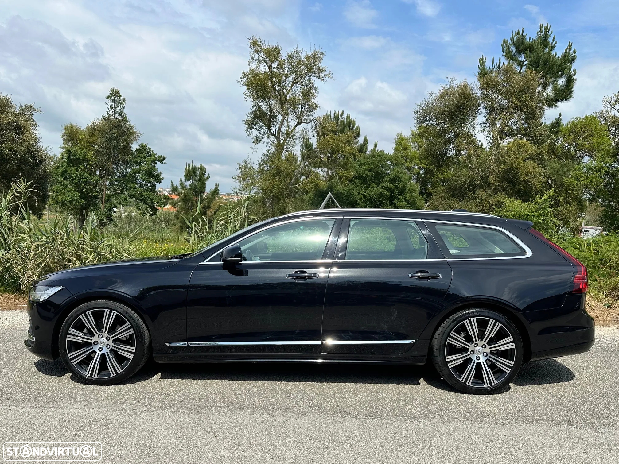 Volvo V90 2.0 B5 Inscription AWD Geartronic - 4